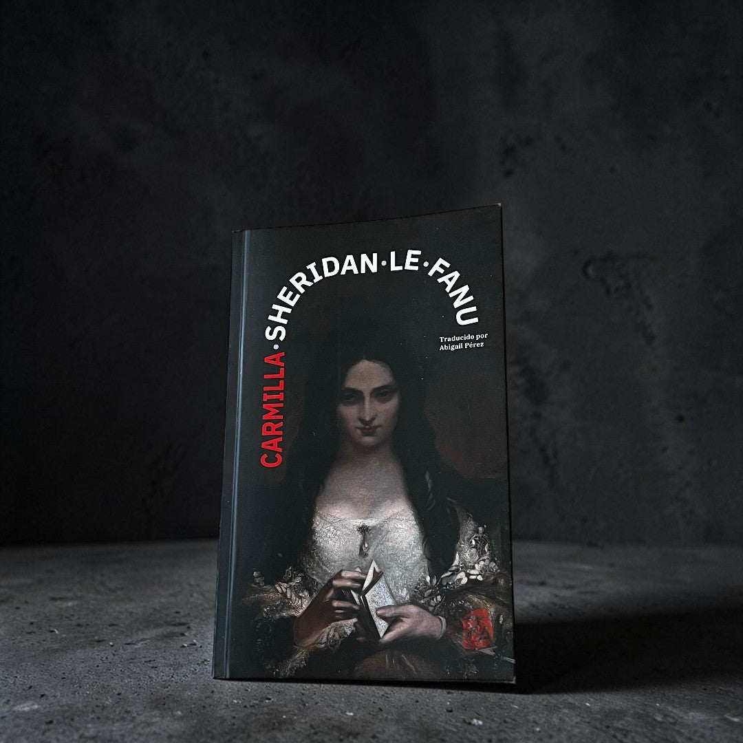 Ejemplar de Carmilla, edición en español de Rosetta Edu