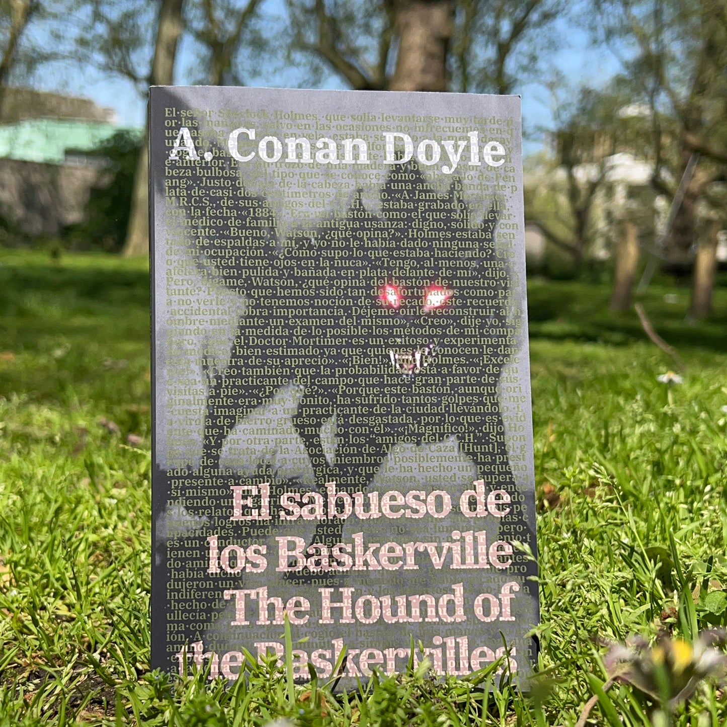 El sabueso de los Baskerville - The Hound of the Baskervilles | Libro bilingüe - Español / Inglés